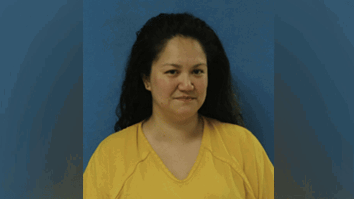 توقيف امرأة أمريكية بتهمة محاولة خنق طفلة من أصل فلسطيني