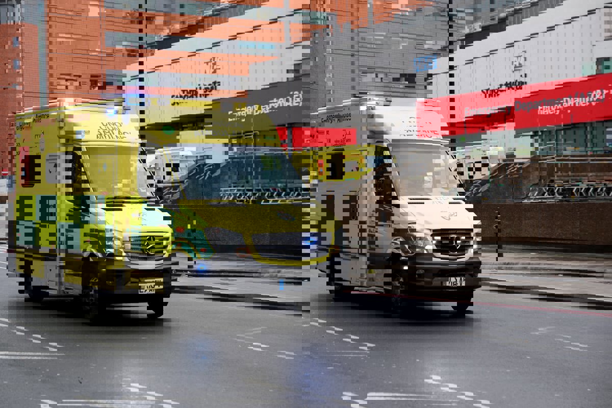 إنجلترا.. 250 وفاة أسبوعيًا بسبب التأخر في استقبال مرضى الطوارئ