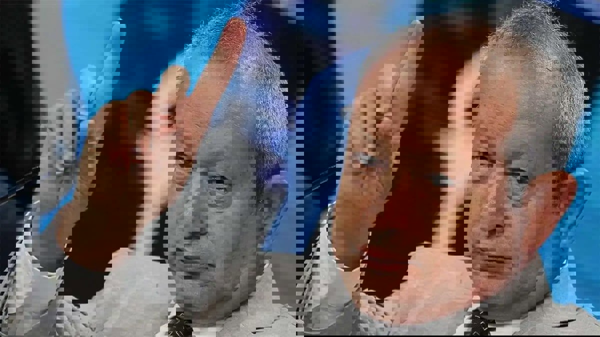 الله هو المنتقم.. نجيب ساويرس يثير الجدل بتعليقه على حريق كنيسة "أبو سيفين"