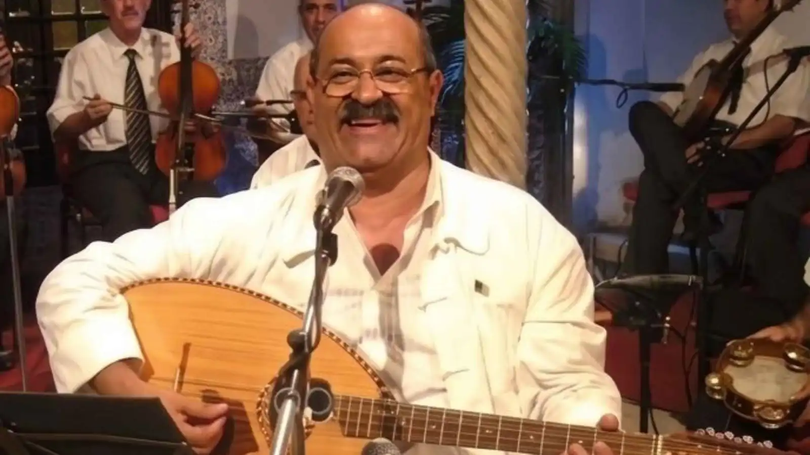 رائد الأغنية الشعبية.. وفاة الفنان <a class='entities-links' href='/entity/1360586378/الجزائري/ar/1?utm_term=PublicFigures-الجزائري&utm_source=Lebanon24-Frontend&utm_campaign=PublicFigures&utm_medium=PublicFigures-الجزائري&id=76988&catid=0&pagetype=PublicFigures' loading=