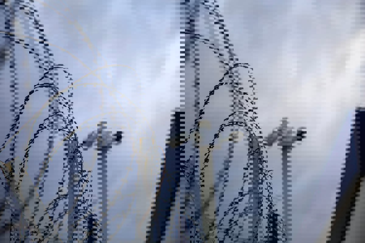 هروب 118 نزيلا من سجن في نيجيريا بعد تضرره من الأمطار