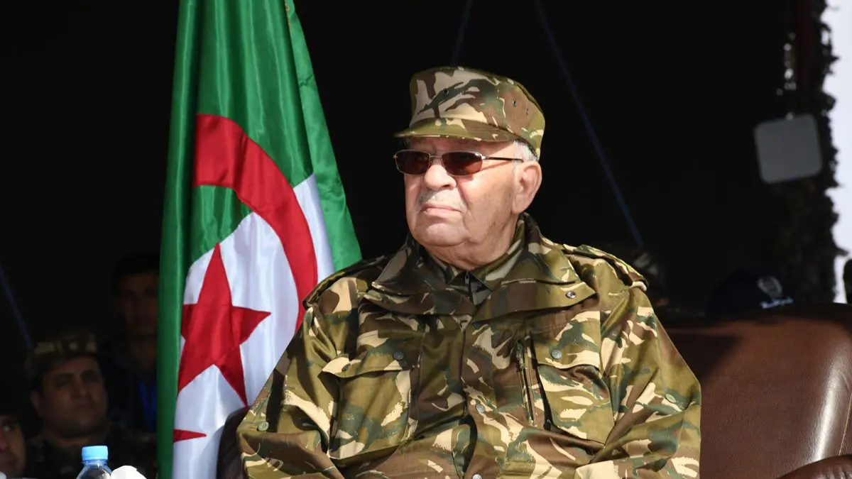 ثاني خطاب خلال 24 ساعة.. قائد الجيش الجزائري يحذر من تجميد العمل بأحكام الدستور