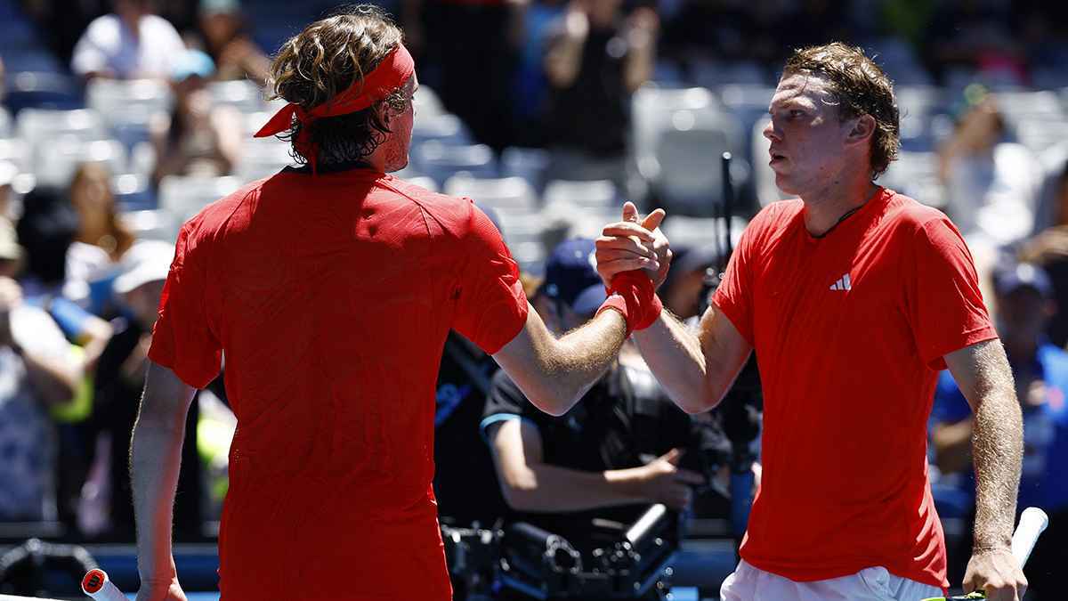 تسيتسيباس أول اسم كبير يودع بطولة أستراليا المفتوحة