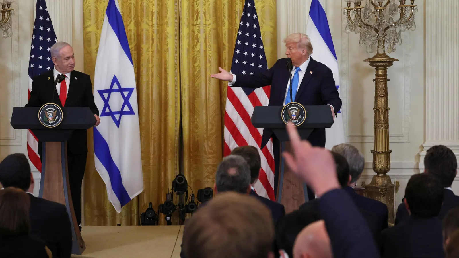 ضغوط داخلية ودولية.. هل تكبح جماح ترامب للتراجع عن "مخطط غزة"؟