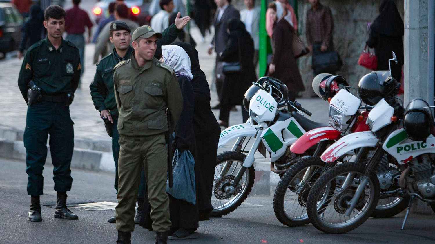 إيران تعلن تفكيك "شبكة تكفيرية" غربي البلاد