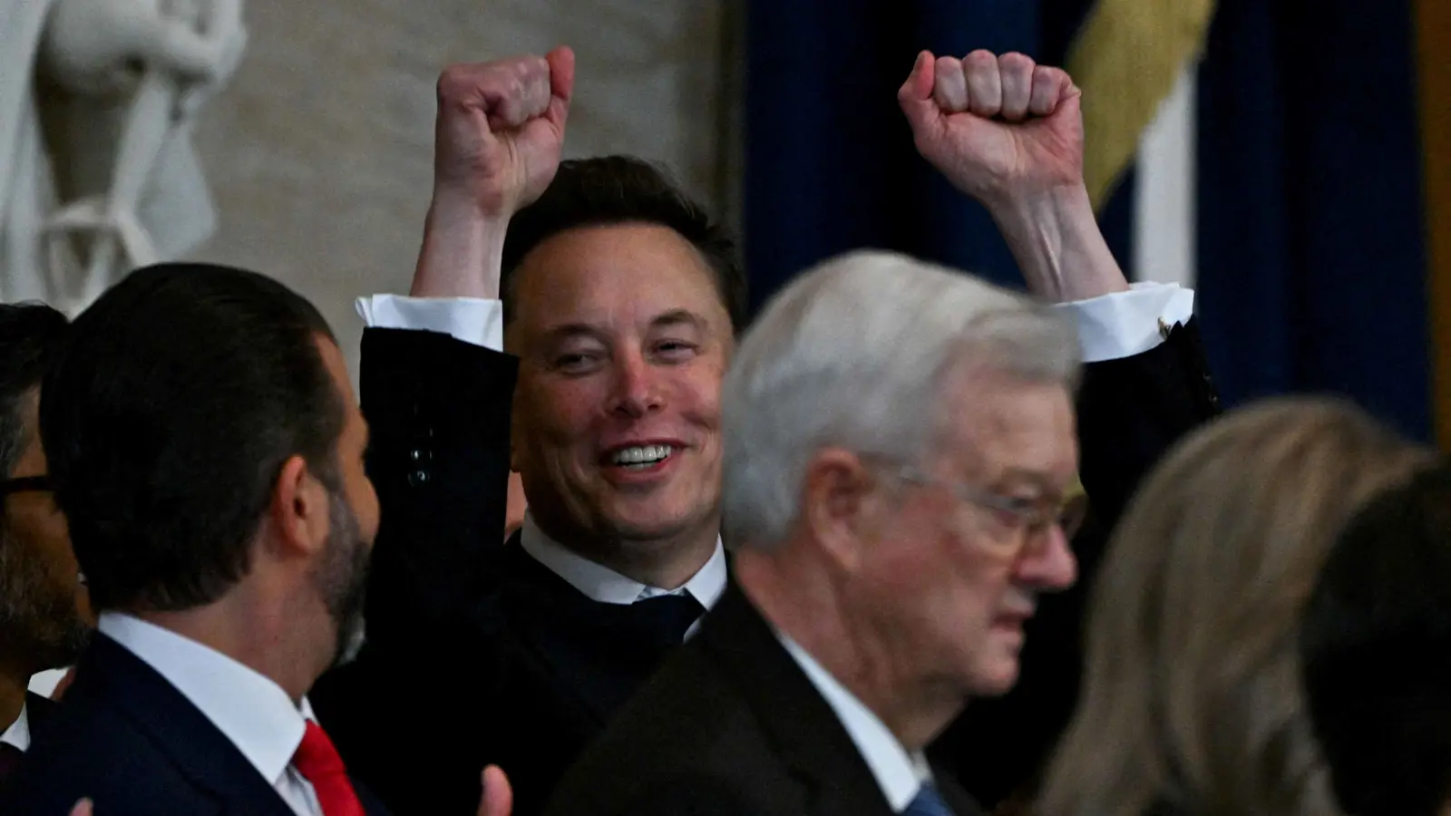 وزارة إيلون ماسك تحقق توفيرا بمليار دولار يوميا