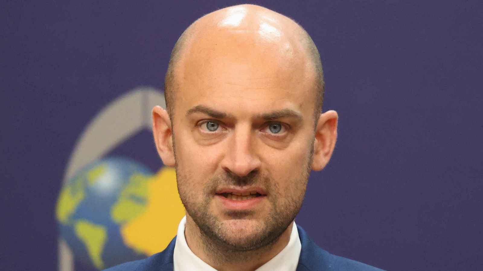 فرنسا تلوح بإعادة فرض العقوبات الأممية على إيران إذا فشلت المحادثات