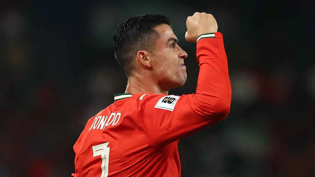 رونالدو يفاجئ لاعبي منتخب البرتغال بعد التأهل لكأس العالم للناشئين (صورة)