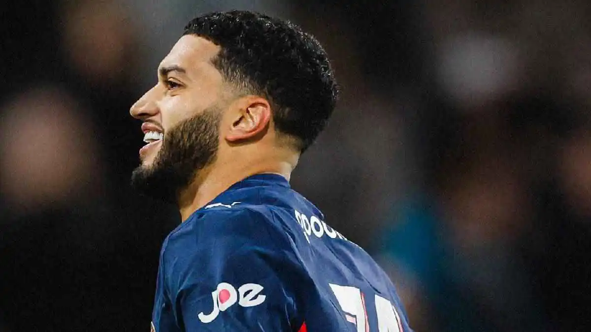 رد فعل غاضب من إسماعيل صابيري في مباراة آيندهوفن وألكمار (فيديو)