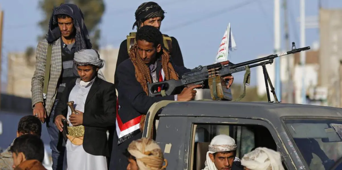 بالفيديو.. الحوثيون يعتدون على تظاهرة نسوية في صنعاء