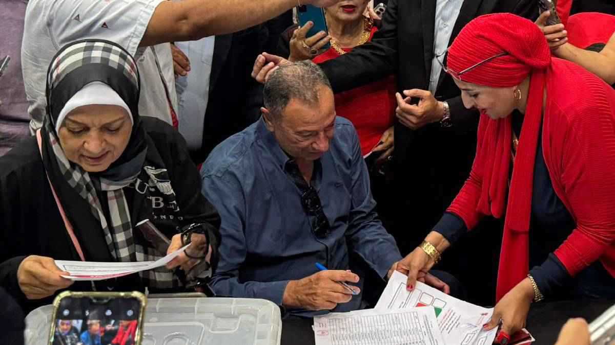 بطاقة التصويت تفجر جدلاً.. الخطيب يشارك في عمومية الأهلي المصري (فيديو)