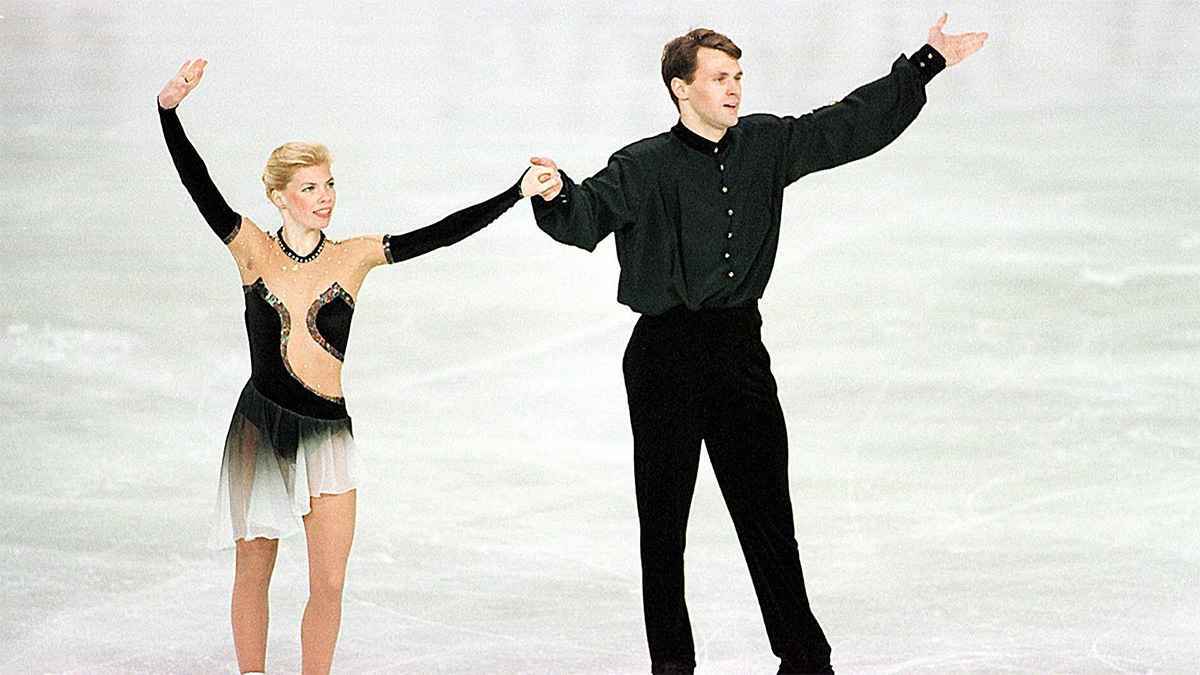 وفاة بطلي تزلج سابقين في تحطم طائرة أمريكية