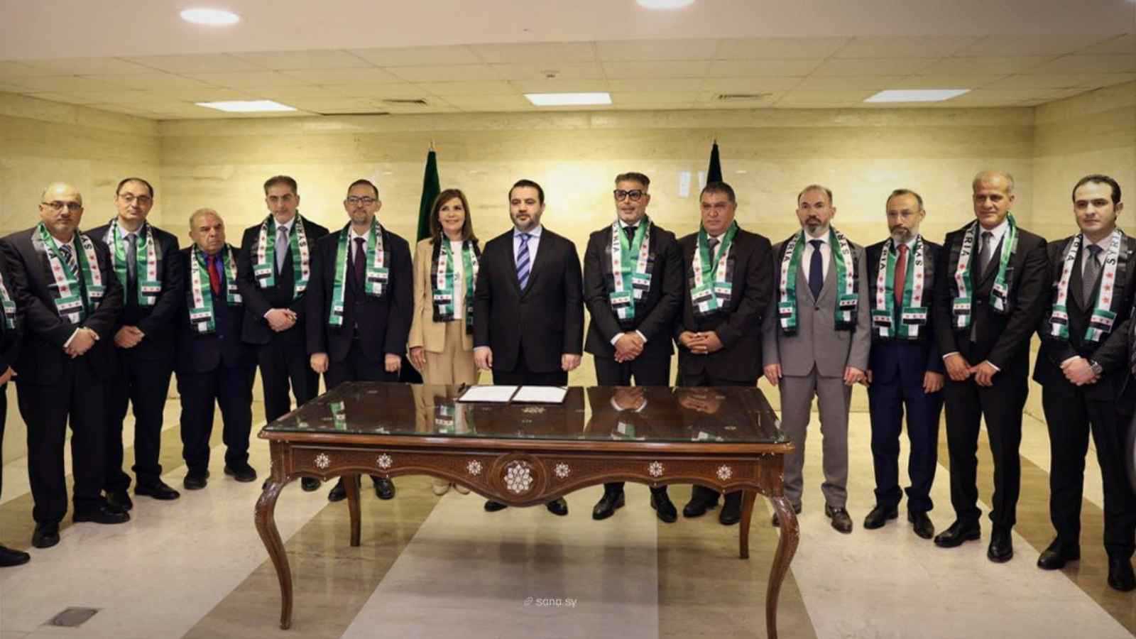 الشيباني يعيد دبلوماسيين منشقين إلى عملهم في الخارجية السورية