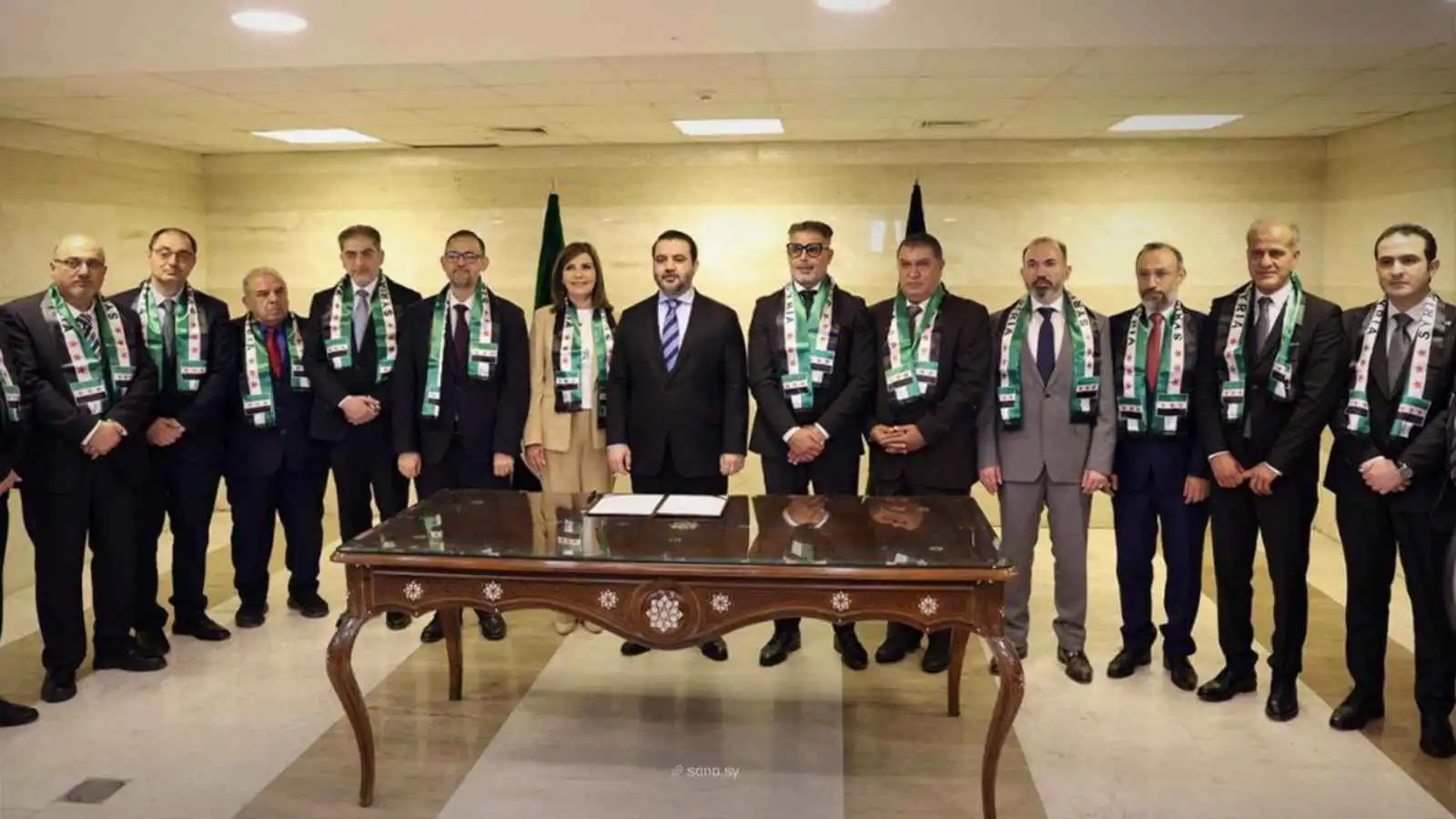 الشيباني يعيد دبلوماسيين منشقين إلى عملهم في الخارجية السورية