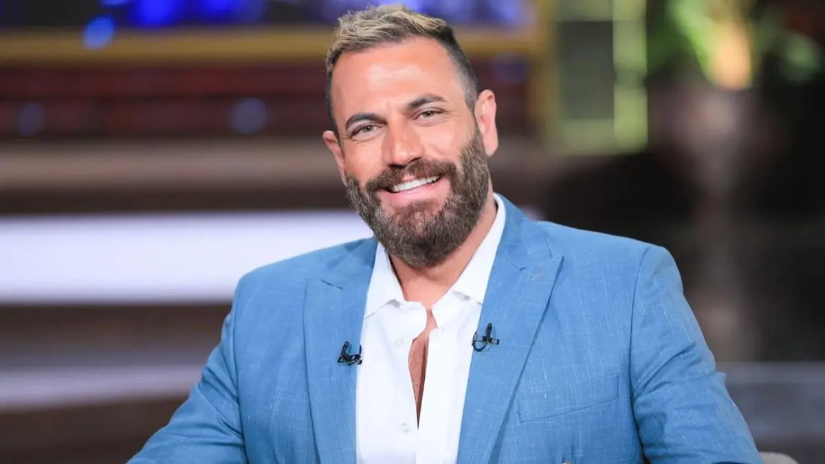 نيقولا معوض يتحدث لـ"إرم نيوز" عن "الحشاشين" وسر تصفيق كريم عبد العزيز له