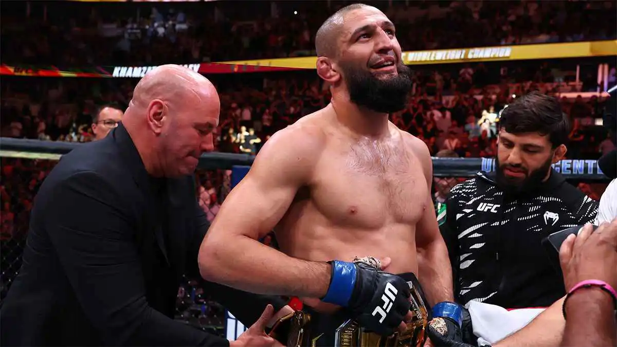 شيماييف "يدمر" دو بليسيس ويحسم لقب UFC (فيديو)