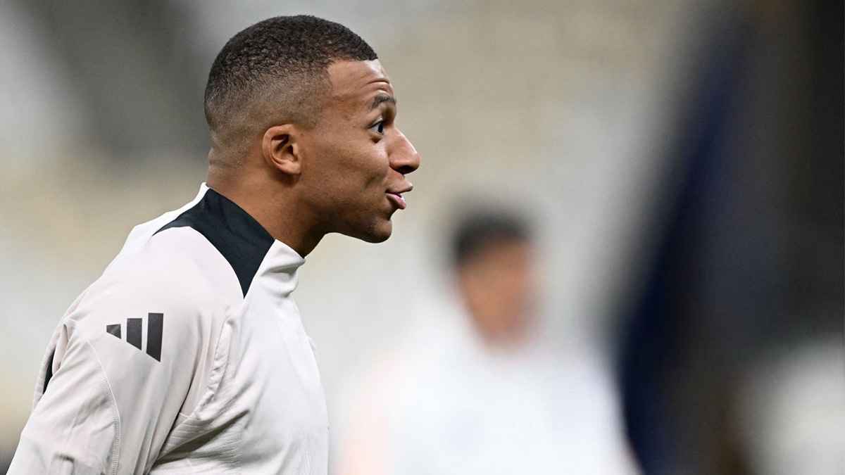 مبابي يهدد حلم محمد صلاح في الكرة الذهبية