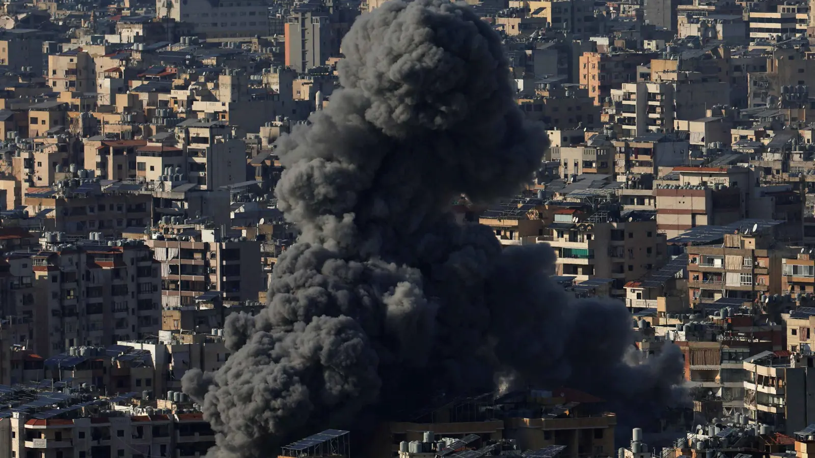 إسرائيل توسع "دائرة النار" في لبنان لتضم البقاع والنبطية (فيديو)