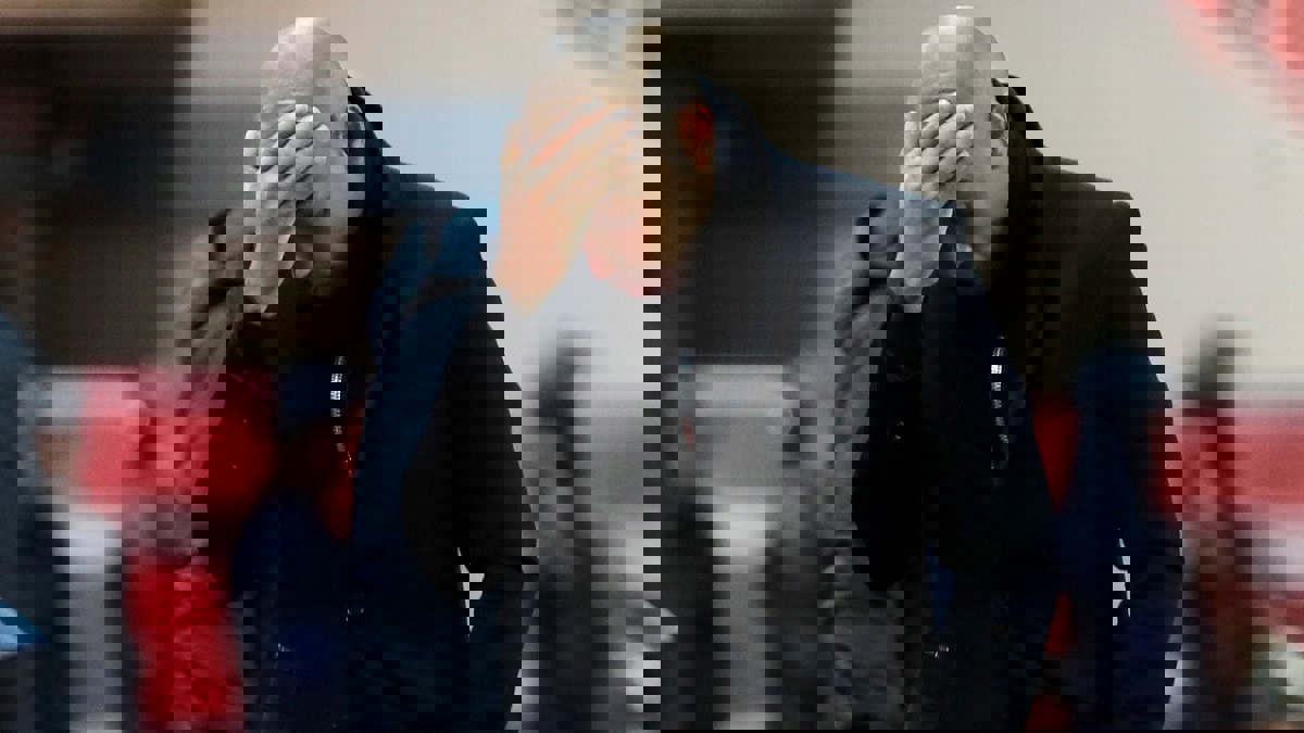 تييري هنري يعتذر عن تصرفه الغاضب في خسارة موناكو 1/5 أمام ستراسبورغ (فيديو)