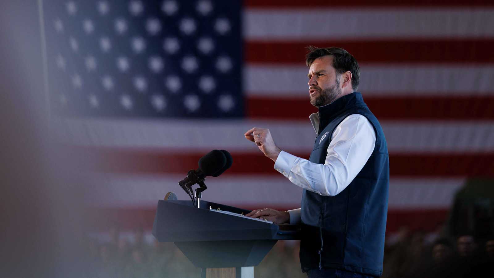 بسبب غرامة على "إكس".. نائب ترامب يفتح النار على الاتحاد الأوروبي