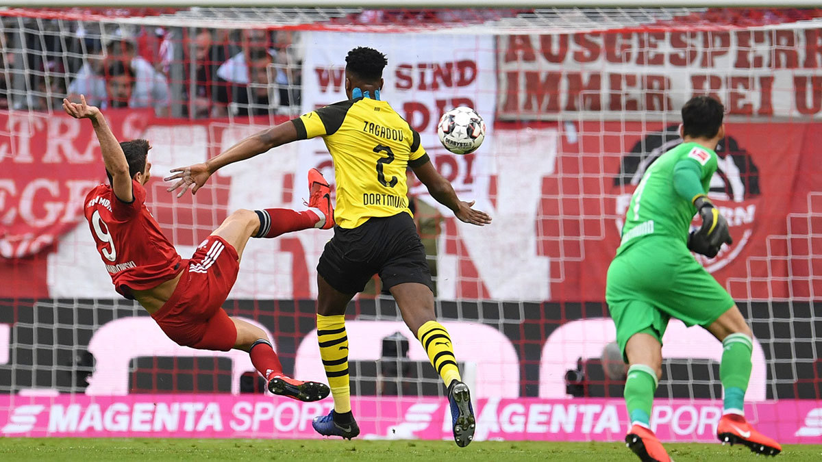 بايرن ميونخ يكتسح بروسيا دورتموند ويستعيد صدارة ترتيب الدوري الألماني (فيديو)