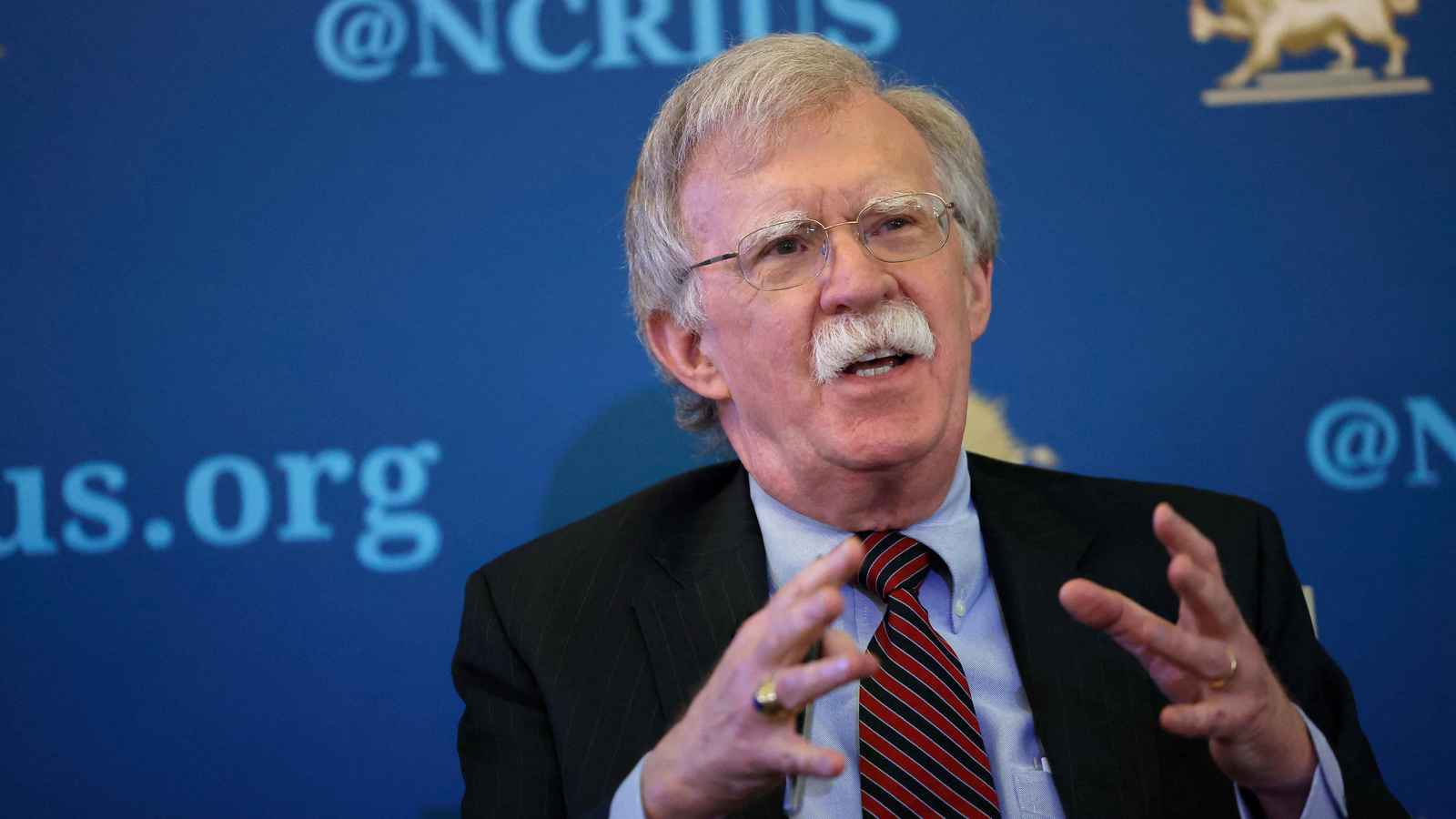 بولتون: بوتين يحاول "التلاعب" بترامب للحصول على ما يشاء