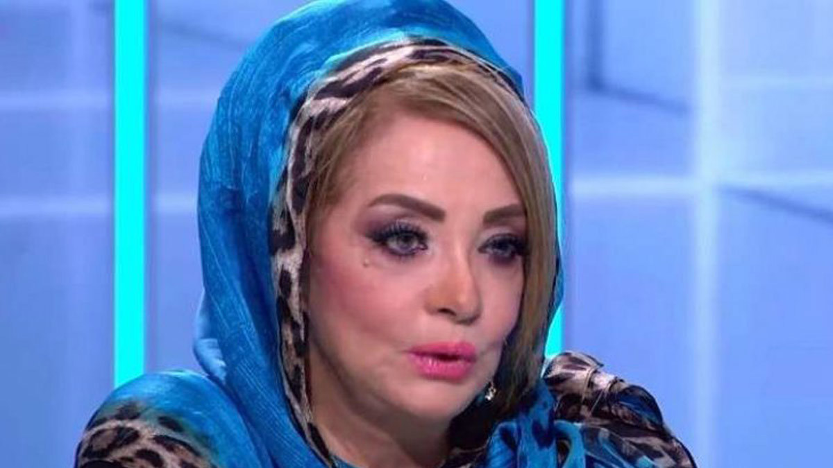 الفنانة شهيرة تعود للحجاب وتؤكد "احترامها" لرأي الأزهر