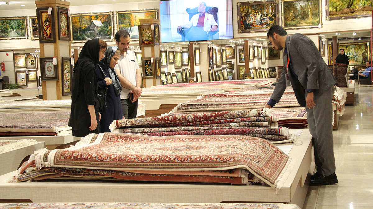 أحد أبرز السلع الفاخرة.. السجاد الإيراني يفقد مكانته بفعل العقوبات الأمريكية