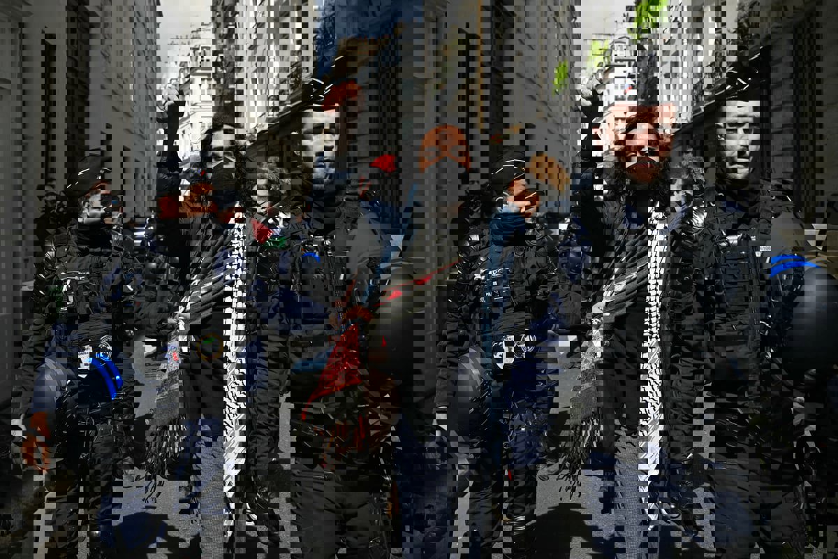 فرنسا.. الشرطة تقتحم جامعة "سيانس بو" والحكومة تتوعد بـ"الحزم" (فيديو)