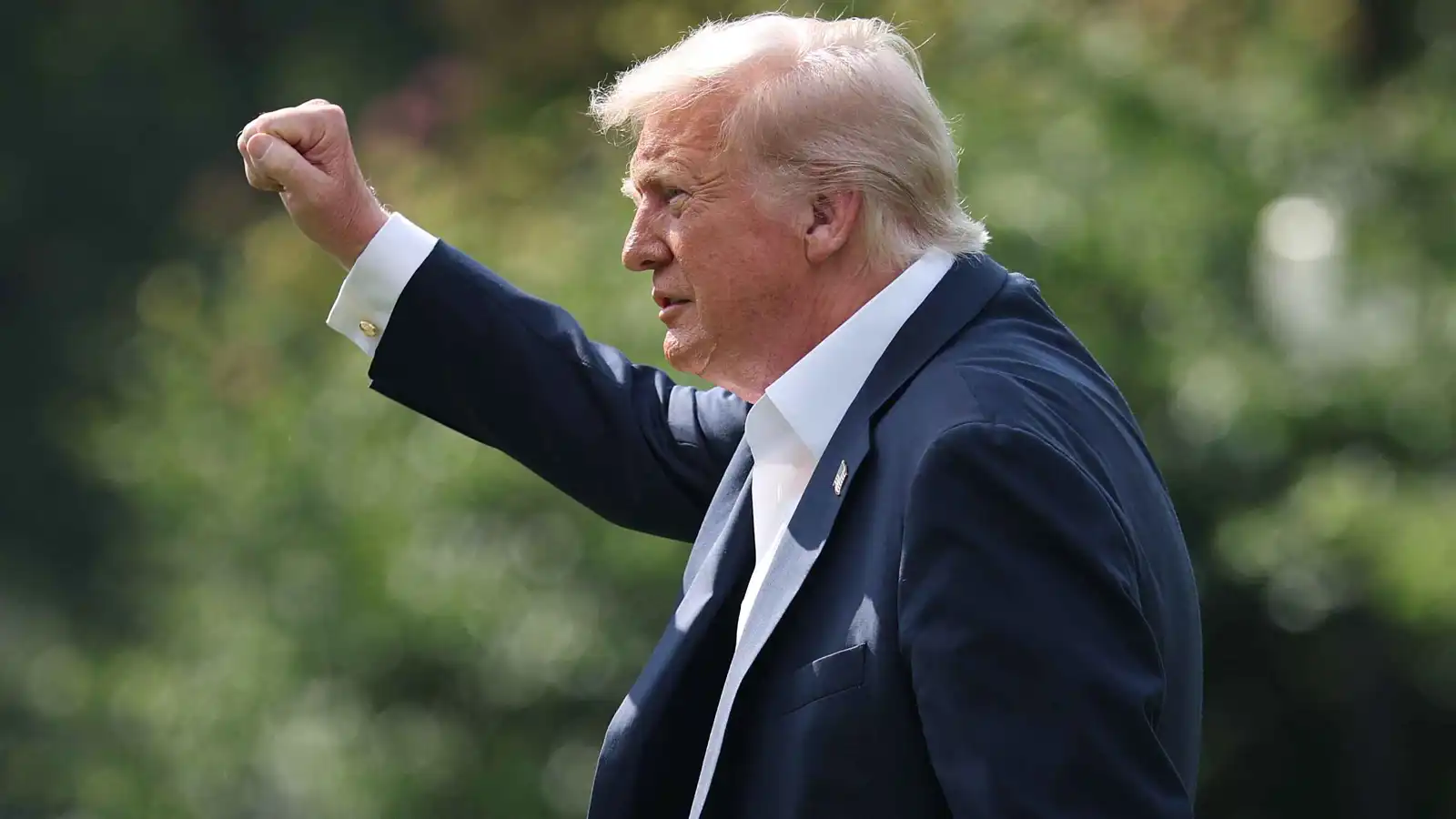 أوامر تنفيذية ومناورات قانونية.. هل يخطط ترامب لتقويض الانتخابات المقبلة؟