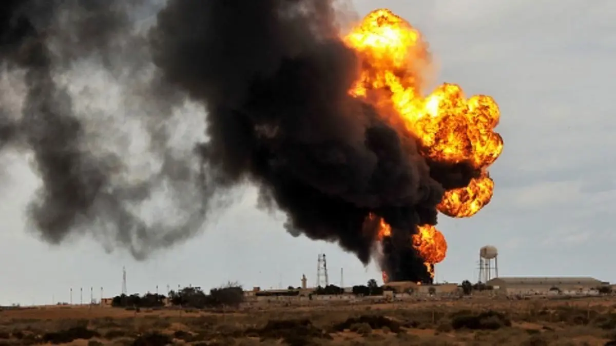 انفجار في خط أنابيب نفط بإيران (فيديو)