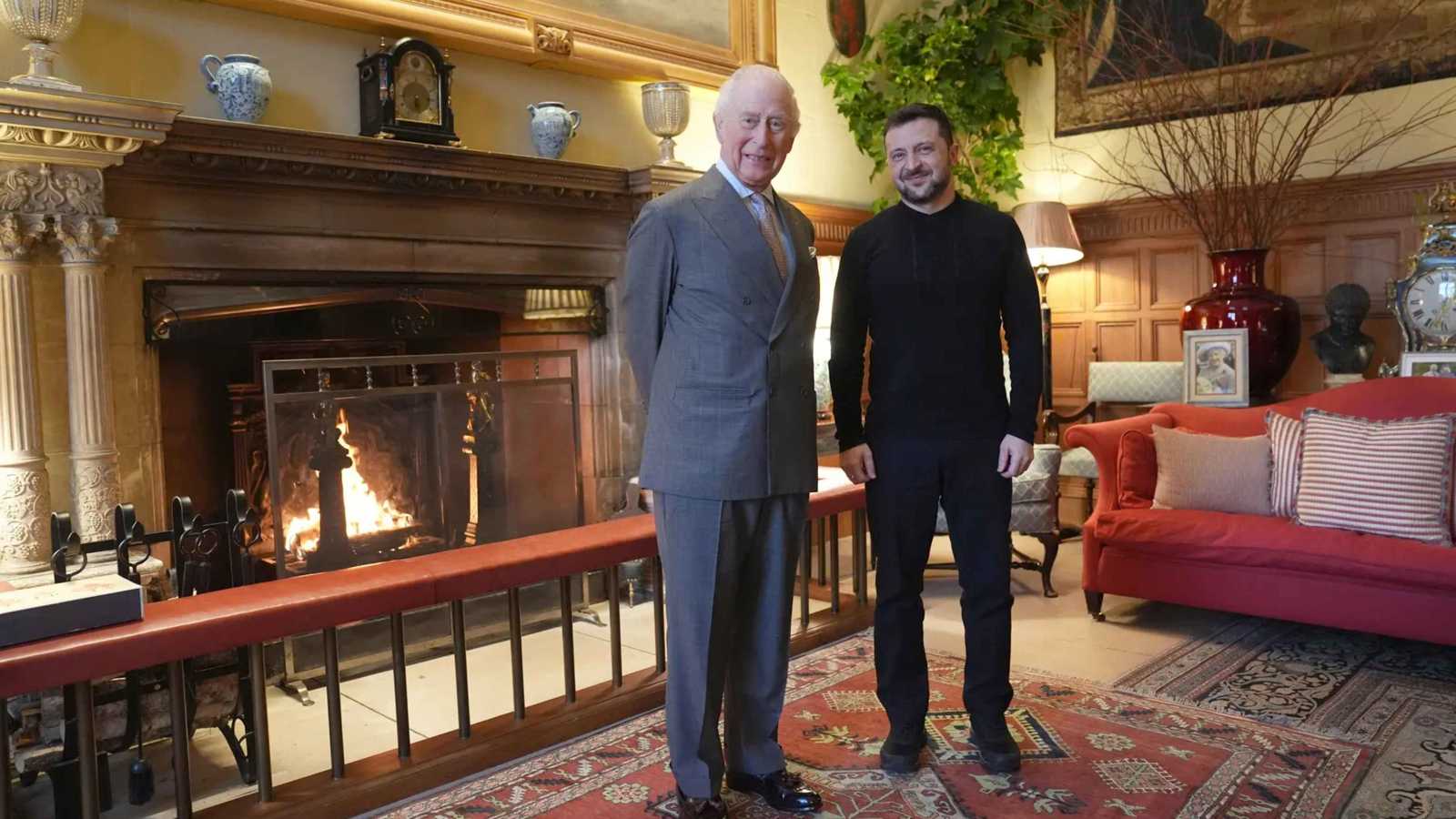 "روح لا تنكسر".. تشارلز يشيد بـ"شجاعة" الشعب الأوكراني