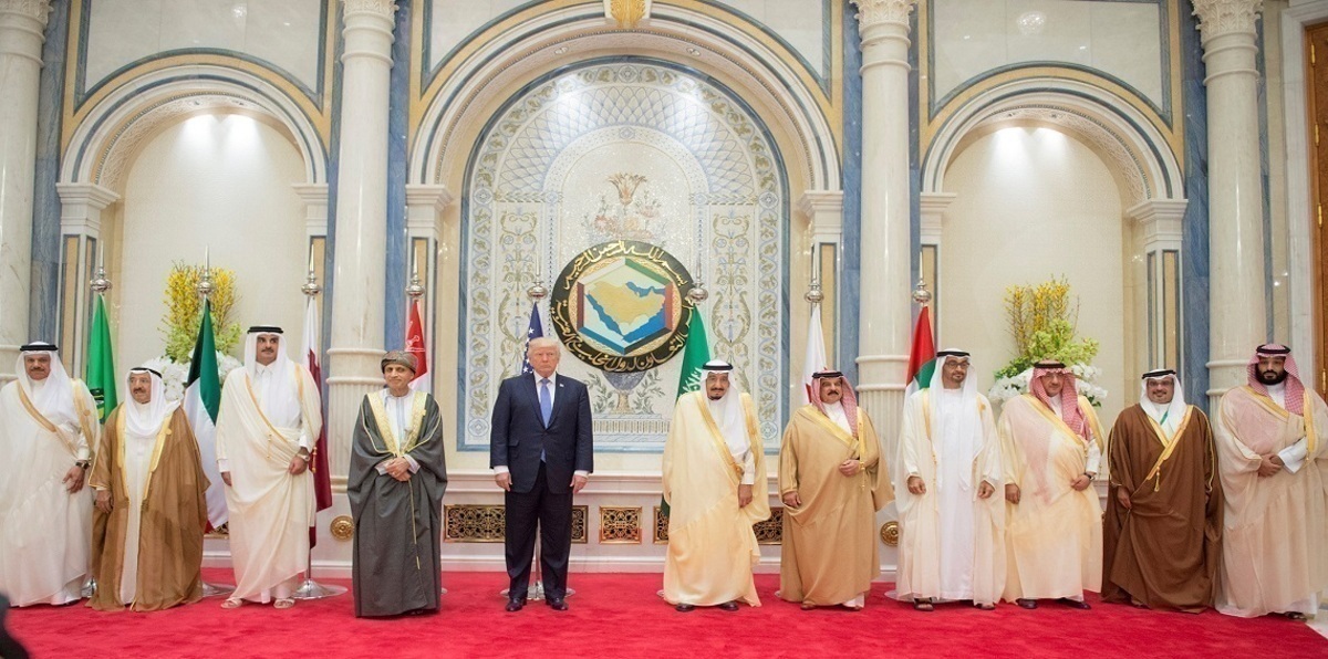 هل تقرر تأجيل القمة الخليجية في الكويت عن موعدها؟