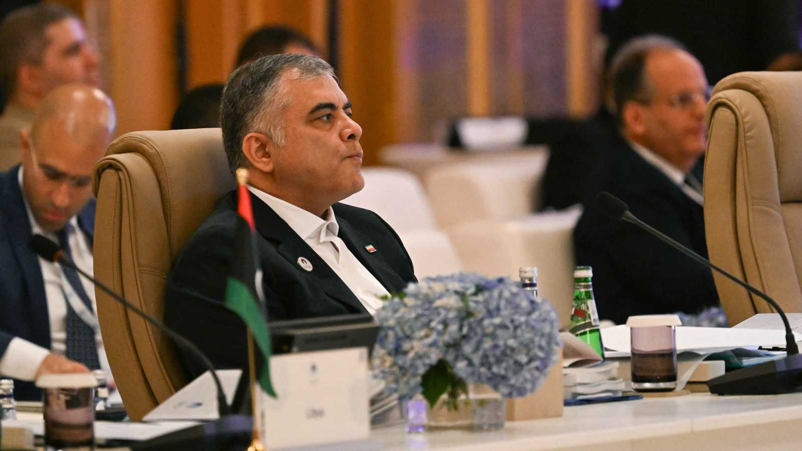 مع تأكيد استمرار التصدير.. إيران تنفي شائعات استقالة وزير النفط