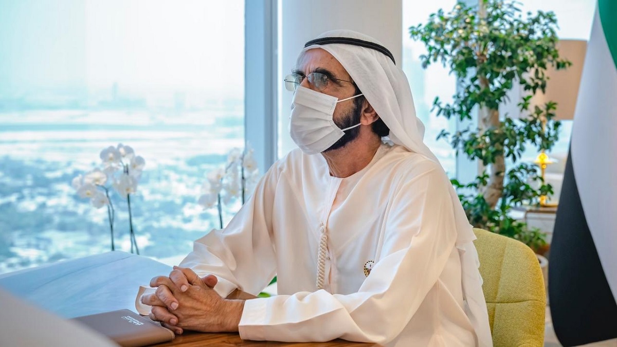 محمد بن راشد يعلن إطلاق مشروع "المستكشف القمري" على أرض الإمارات