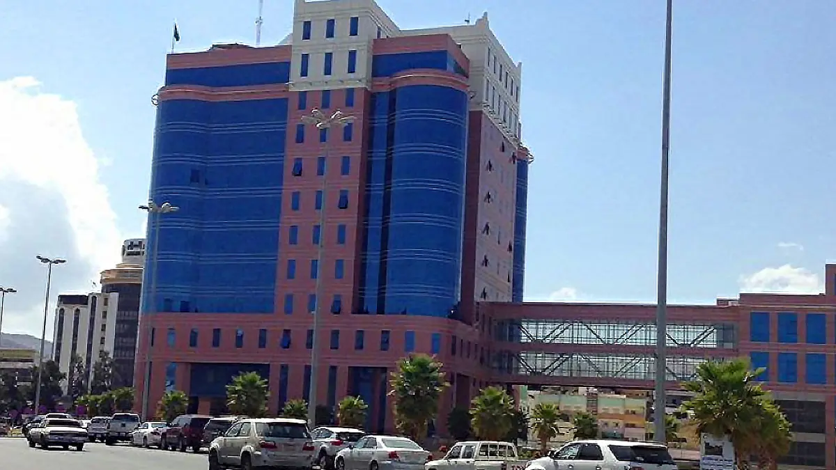 السعودية.. مصادرة 1300 كغم مواد غذائية فاسدة بمطعم في أبها