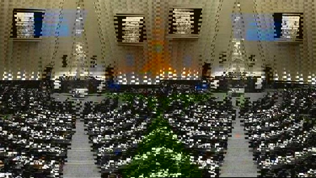 إيران.. بدء حملة الدعاية للانتخابات البرلمانية وإقصاء للتيار الإصلاحي