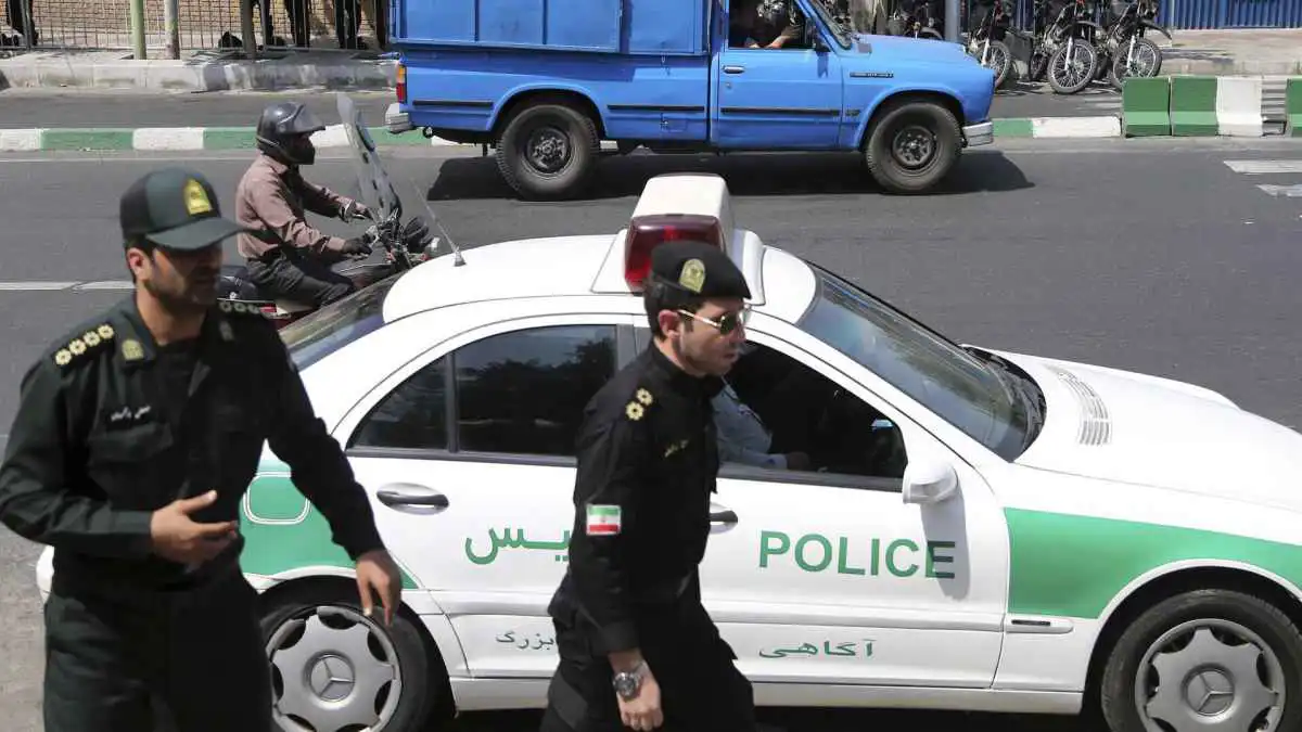 إيران تسجن يهوديًا أمريكيًا بسبب زيارة لإسرائيل قبل 13 عامًا