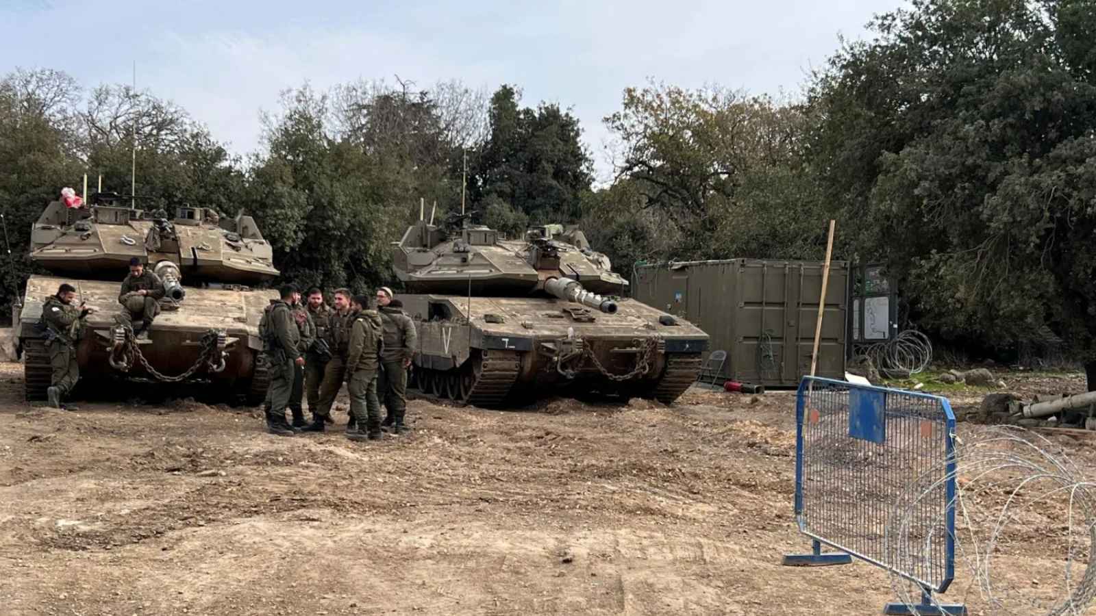 الجيش الإسرائيلي يداهم موقعاً للنظام السوري السابق ويدمر أسلحة