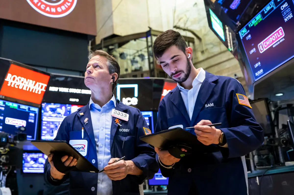 "داو جونز" يغلق مرتفعاً بدعم أسهم القطاع المالي 
