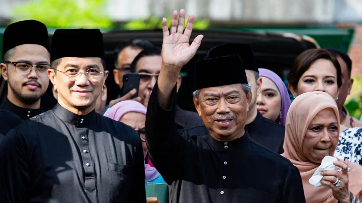 رئيس وزراء ماليزيا الجديد ينفي خيانة مهاتير ويطالب بفرصة