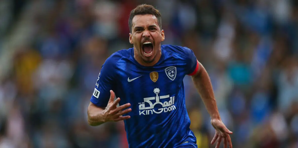 الجماهير تتغنى بأداء إدواردو بعد تتويج نادي الهلال بلقب السوبر السعودي 