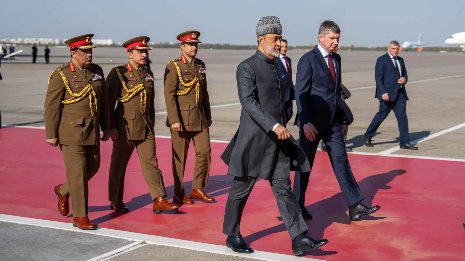 ملفات حيوية على طاولة مباحثات بوتين وسلطان عُمان اليوم