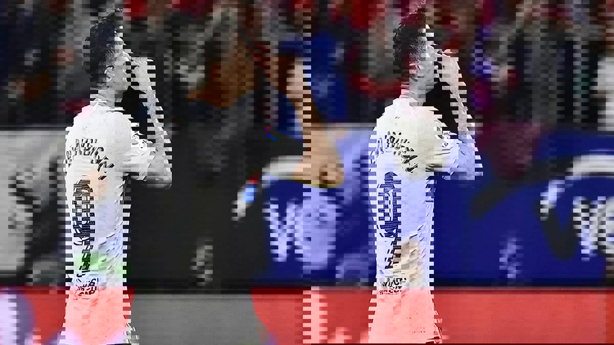 ما المباريات التي سيغيب عنها ليفاندوفسكي بسبب الإيقاف؟