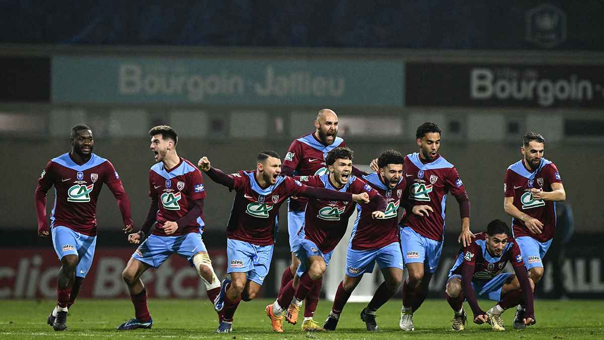 عقب سخريته من رونالدو.. فريق درجة خامسة يطرد ليون من كأس فرنسا (فيديو)