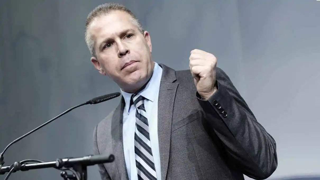 مسؤول إسرائيلي بارز يستبعد استمرار حرب إيران 6 أشهر (فيديو)