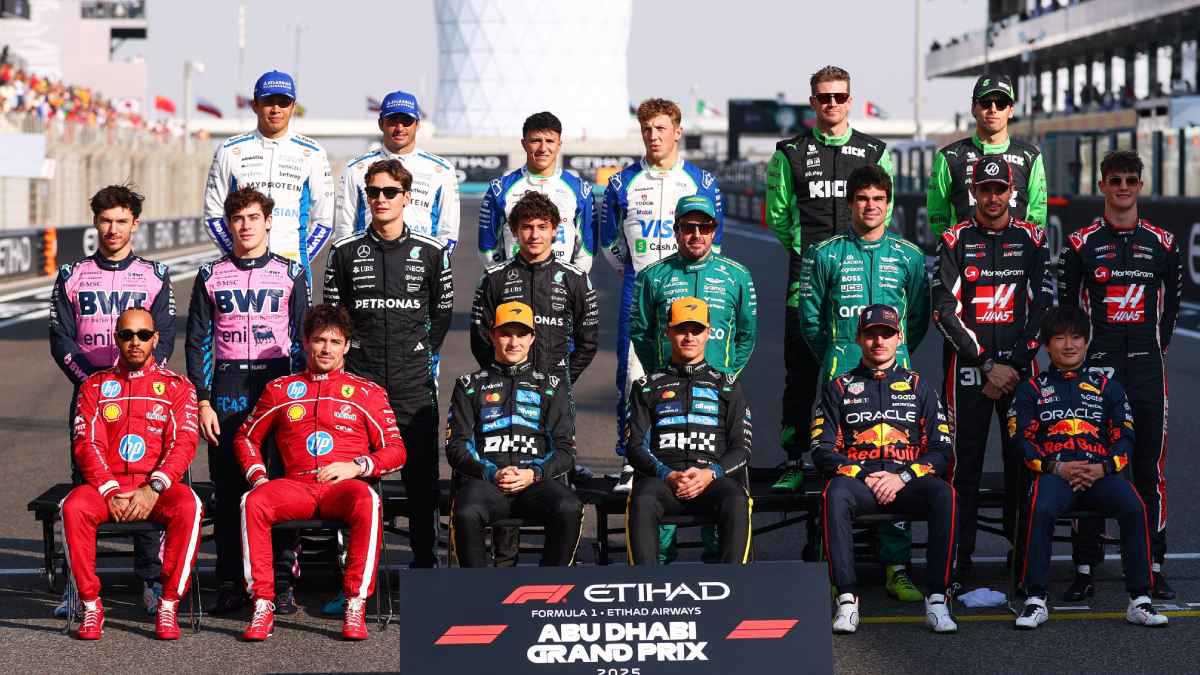 مصافحة ودية بين المتنافسين على لقب "فورمولا 1" قبل لحظة الحسم