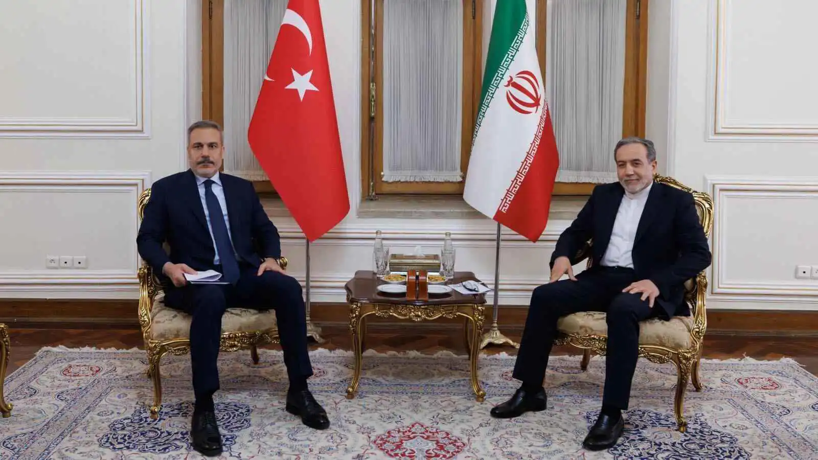 إيران وتركيا تتفقان على بناء خط سكك حديد مشترك للتجارة