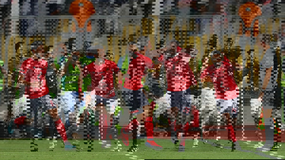 النادي الأهلي بطلًا لكأس السوبر المصري بفوز مثير على الزمالك (فيديو)