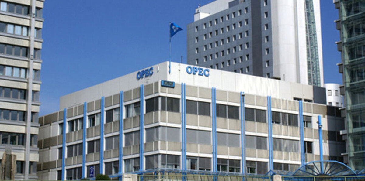 توقعات بانخفاض دخل أوبك 63 مليار دولار عام 2016 وارتفاعه في 2017